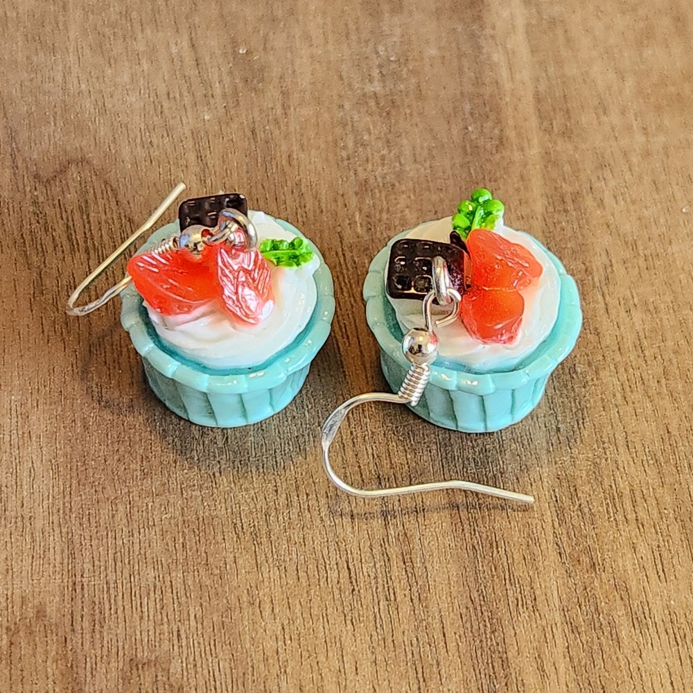 Blue Fruit‎ Tart Miniature Food Dangle Earrings Blueberry Strawberry Resin